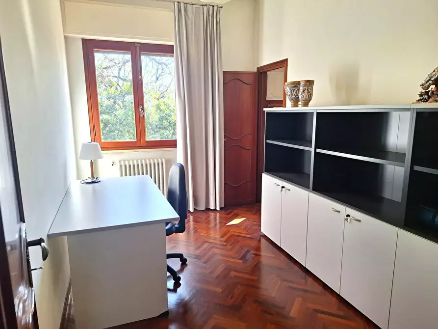 Immagine 39 di Villa in vendita  a Capannori