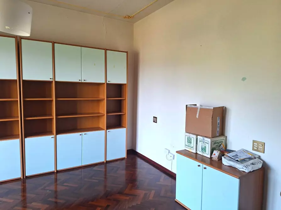 Immagine 17 di Villa in vendita  a Capannori