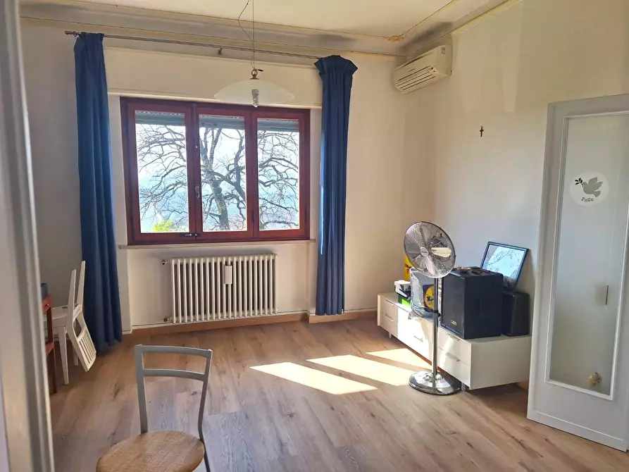 Immagine 42 di Villa in vendita  a Capannori