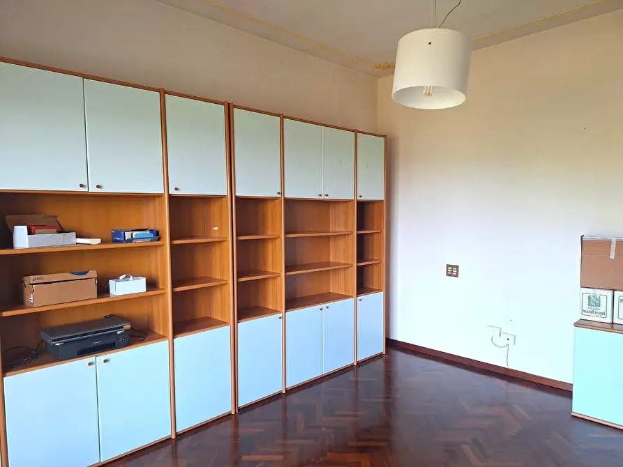 Immagine 14 di Villa in vendita  a Capannori