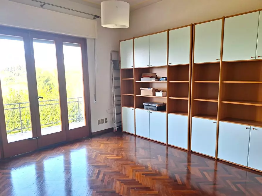 Immagine 16 di Villa in vendita  a Capannori