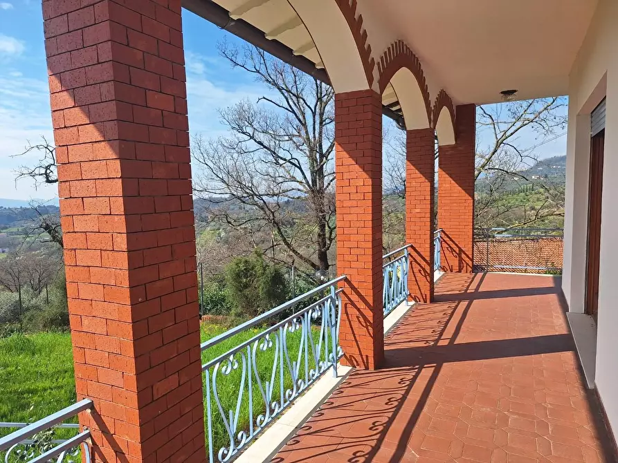 Immagine 23 di Villa in vendita  a Capannori