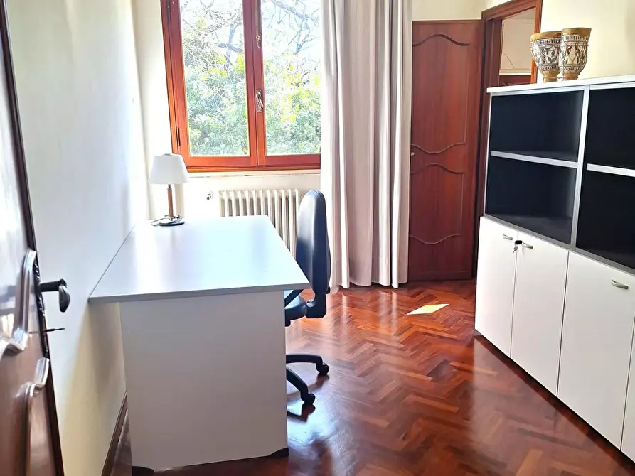 Immagine 40 di Villa in vendita  a Capannori