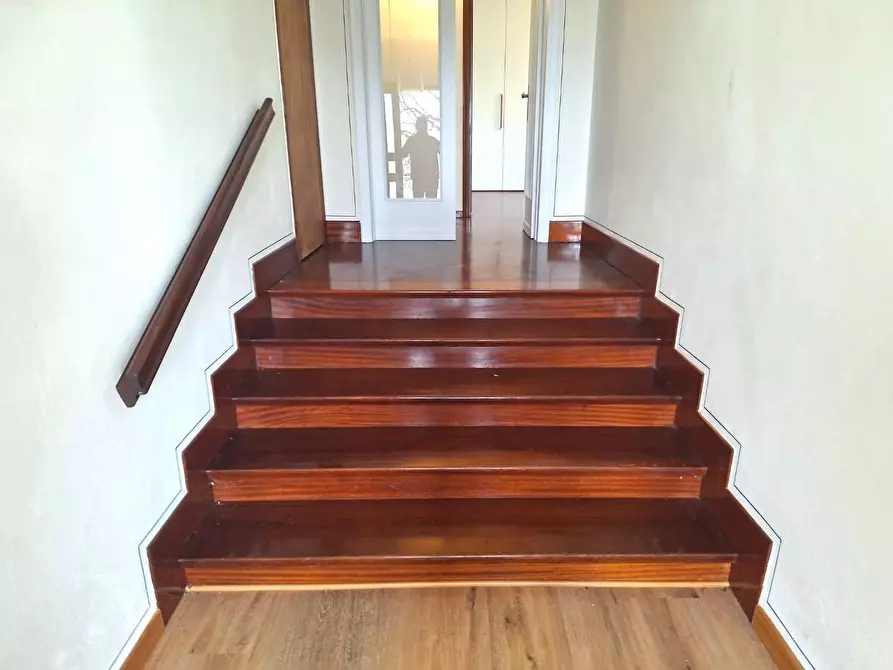 Immagine 36 di Villa in vendita  a Capannori