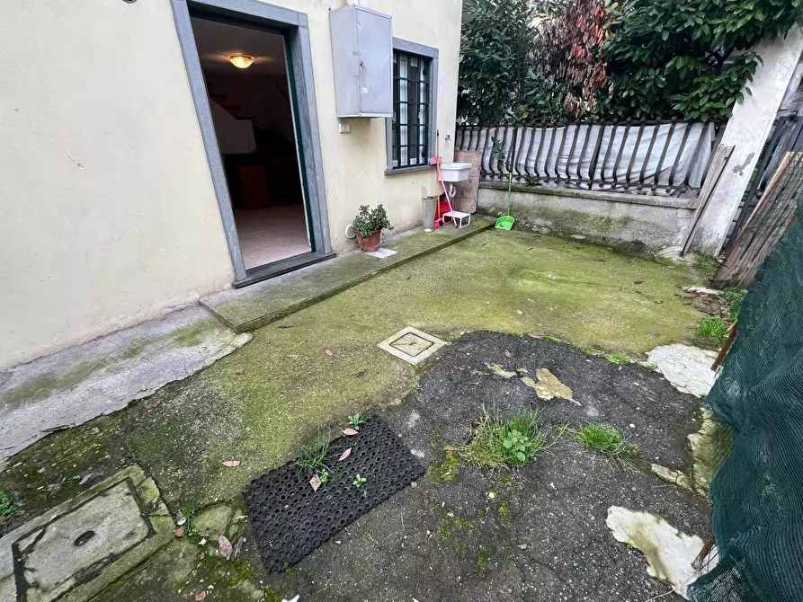 Immagine 21 di Terratetto in vendita  a Massa
