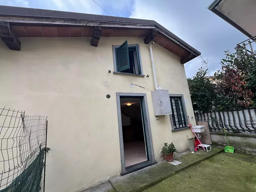 Immagine 20 di Terratetto in vendita  a Massa