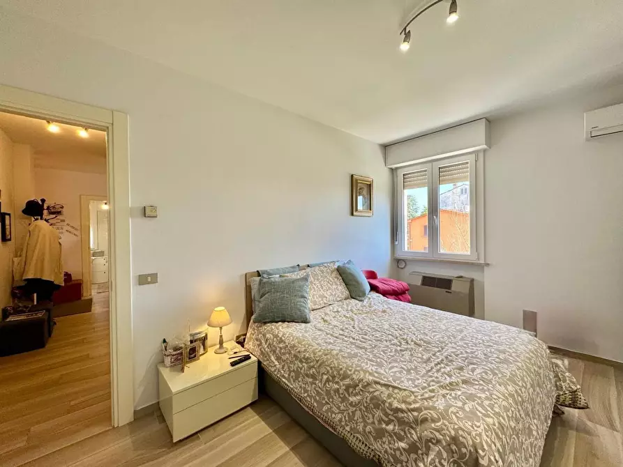 Immagine 19 di Appartamento in vendita  a Lucca