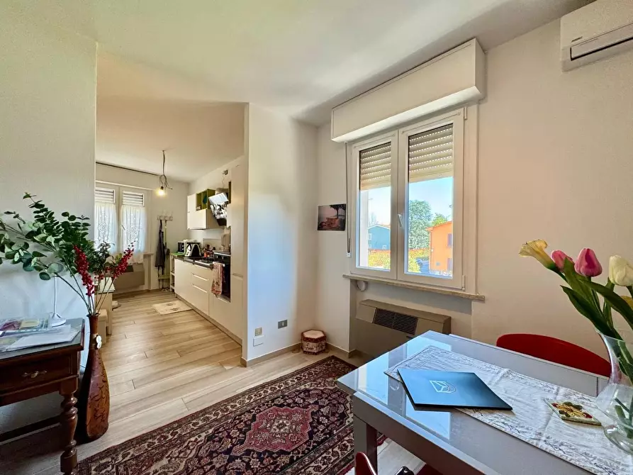 Immagine 11 di Appartamento in vendita  a Lucca