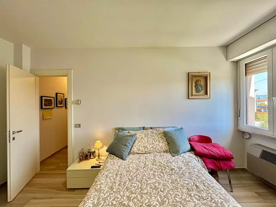 Immagine 18 di Appartamento in vendita  a Lucca