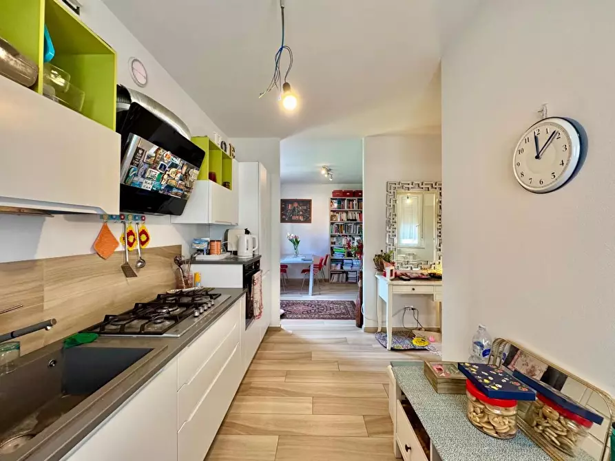 Immagine 6 di Appartamento in vendita  a Lucca