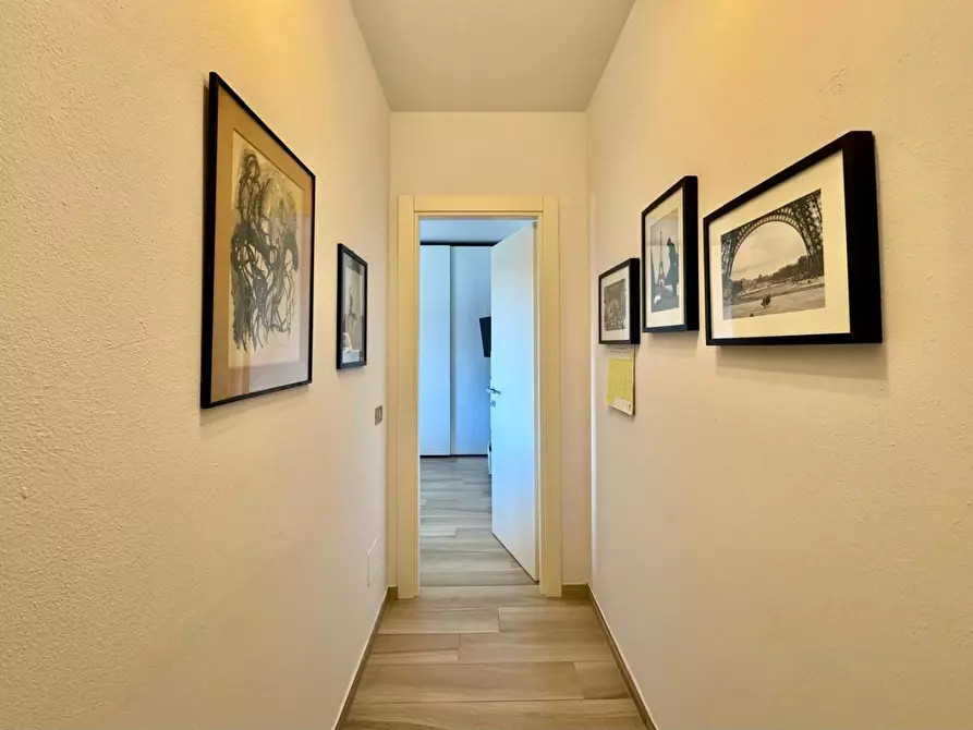 Immagine 16 di Appartamento in vendita  a Lucca