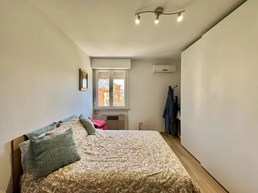 Immagine 17 di Appartamento in vendita  a Lucca