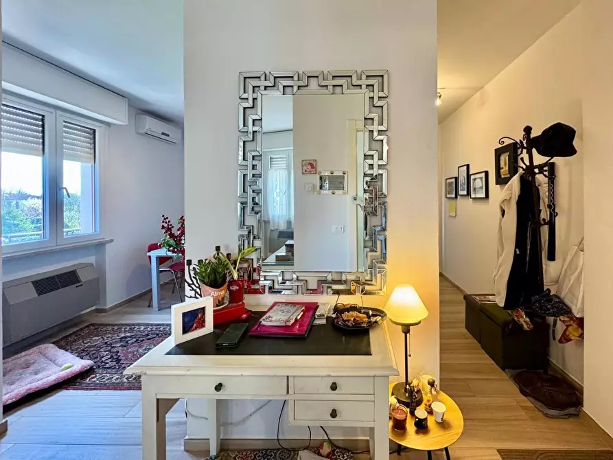 Immagine 12 di Appartamento in vendita  a Lucca