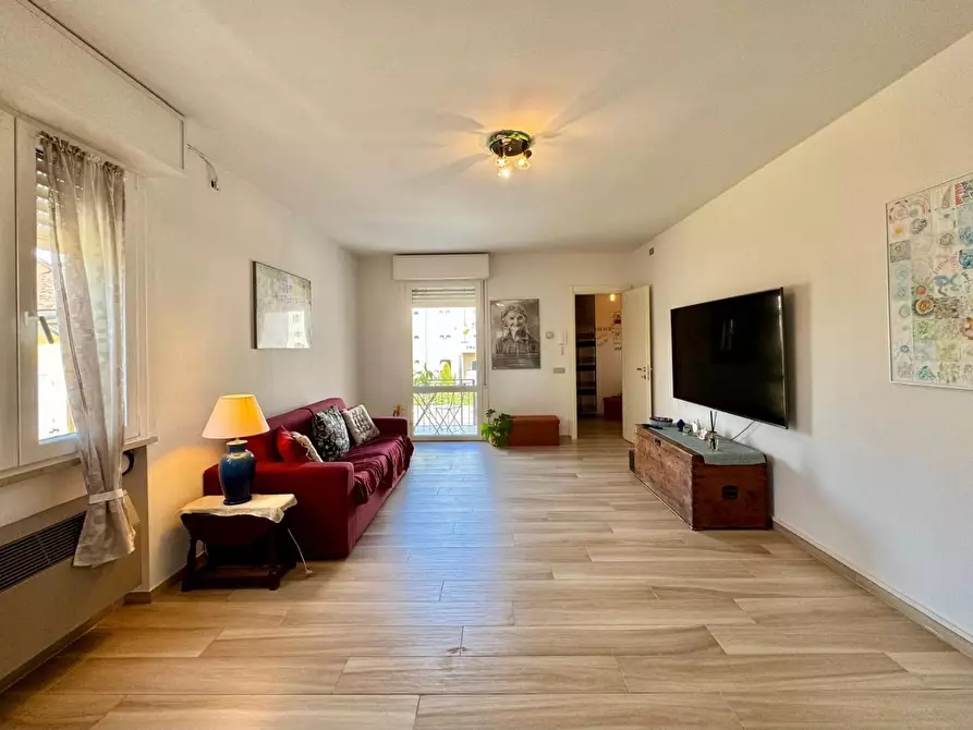 Immagine 1 di Appartamento in vendita  a Lucca