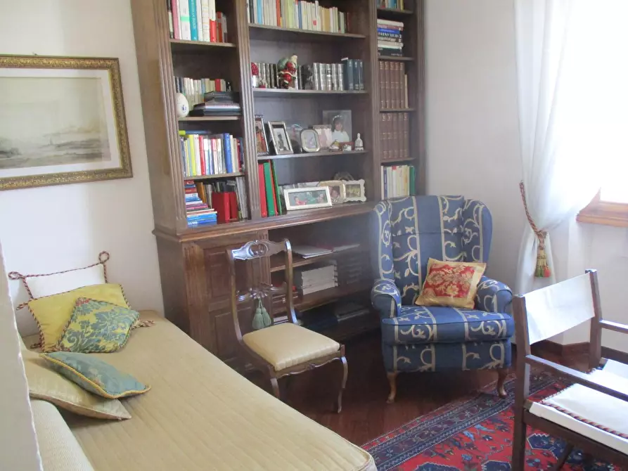 Immagine 27 di Appartamento in vendita  a Pontedera