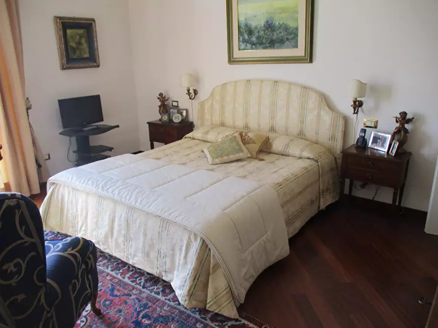 Immagine 22 di Appartamento in vendita  a Pontedera