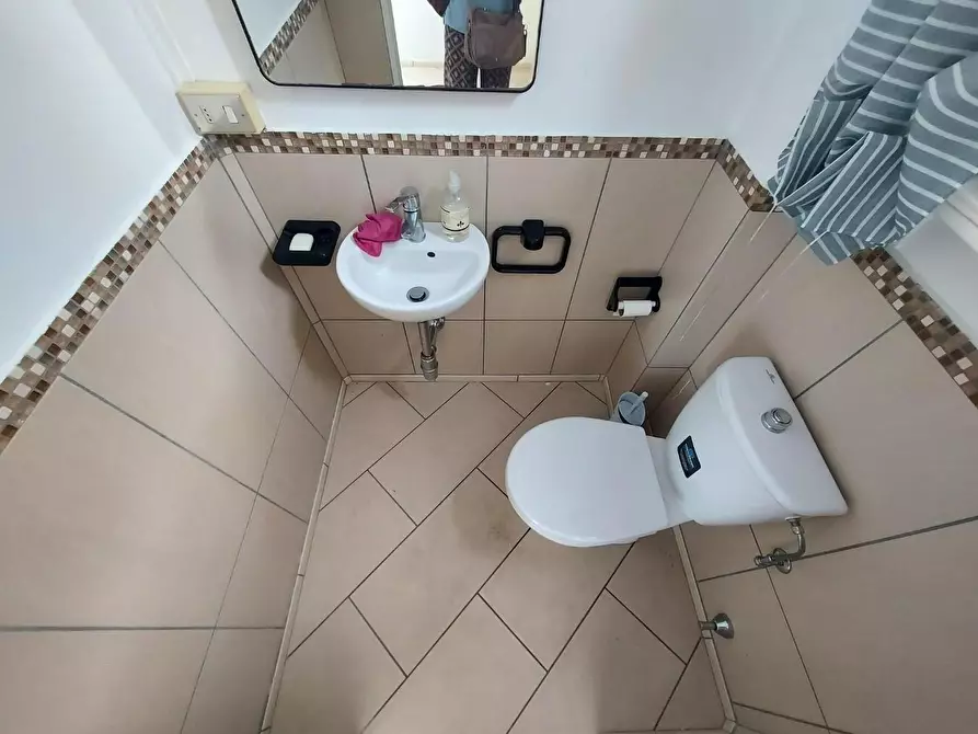 Immagine 6 di Ufficio in affitto  a Lucca