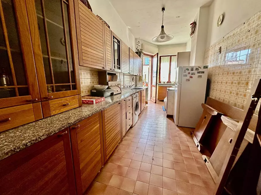 Immagine 3 di Appartamento in vendita  a Carrara