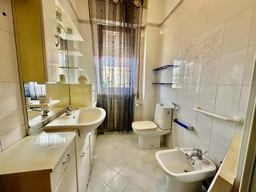 Immagine 19 di Appartamento in vendita  a Carrara