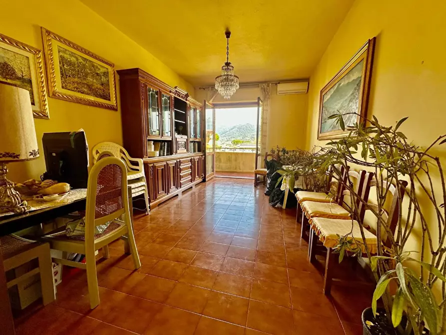 Immagine 1 di Appartamento in vendita  a Carrara