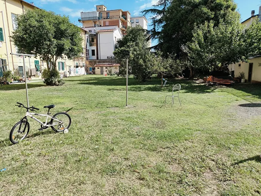 Immagine 21 di Appartamento in vendita  a Livorno