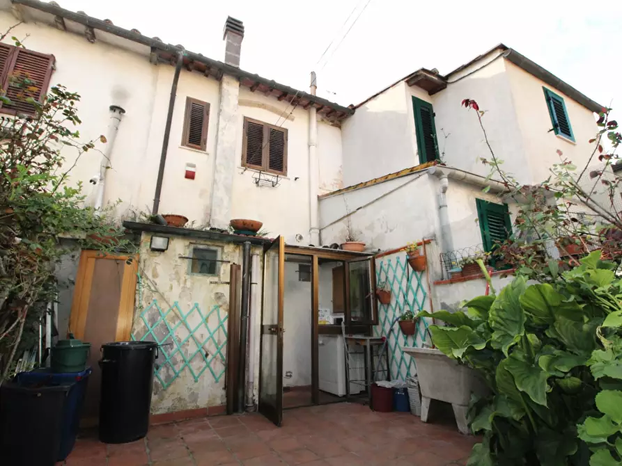 Immagine 10 di Appartamento in vendita  a Pisa