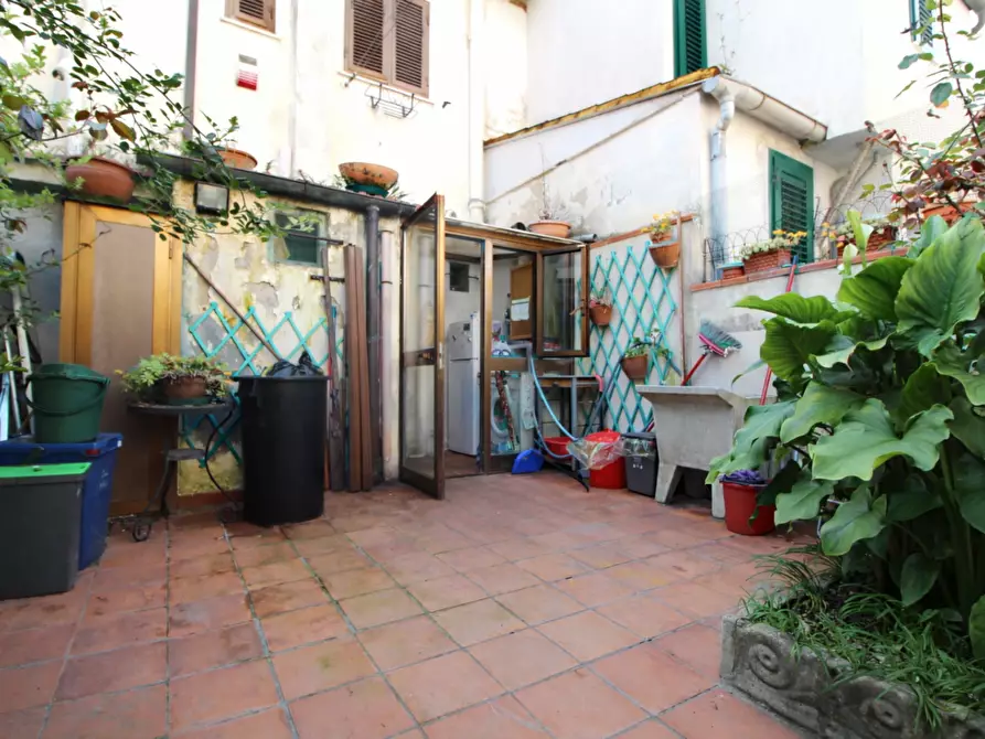 Immagine 11 di Appartamento in vendita  a Pisa