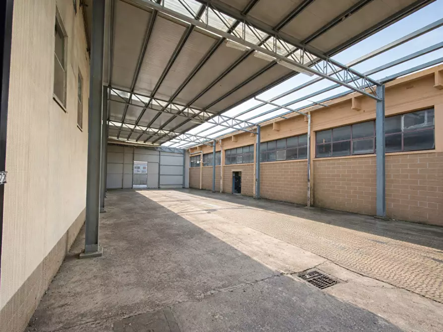 Immagine 5 di Capannone industriale in vendita  a Pontedera