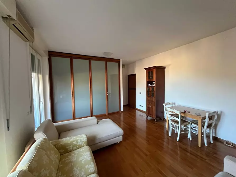 Immagine 2 di Appartamento in vendita  a Lerici