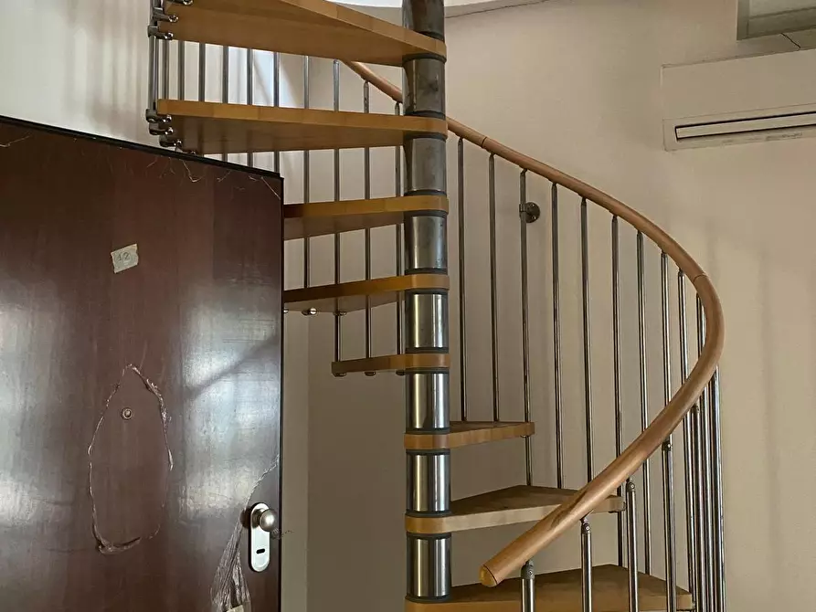 Immagine 6 di Ufficio in affitto  a Montignoso