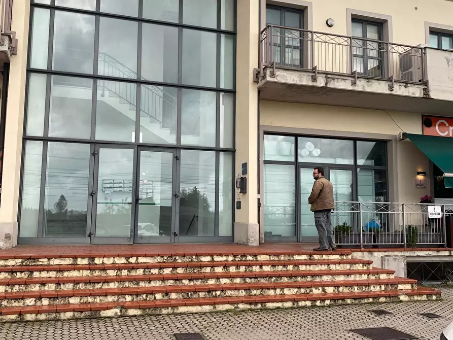 Immagine 1 di Ufficio in affitto  a Montignoso