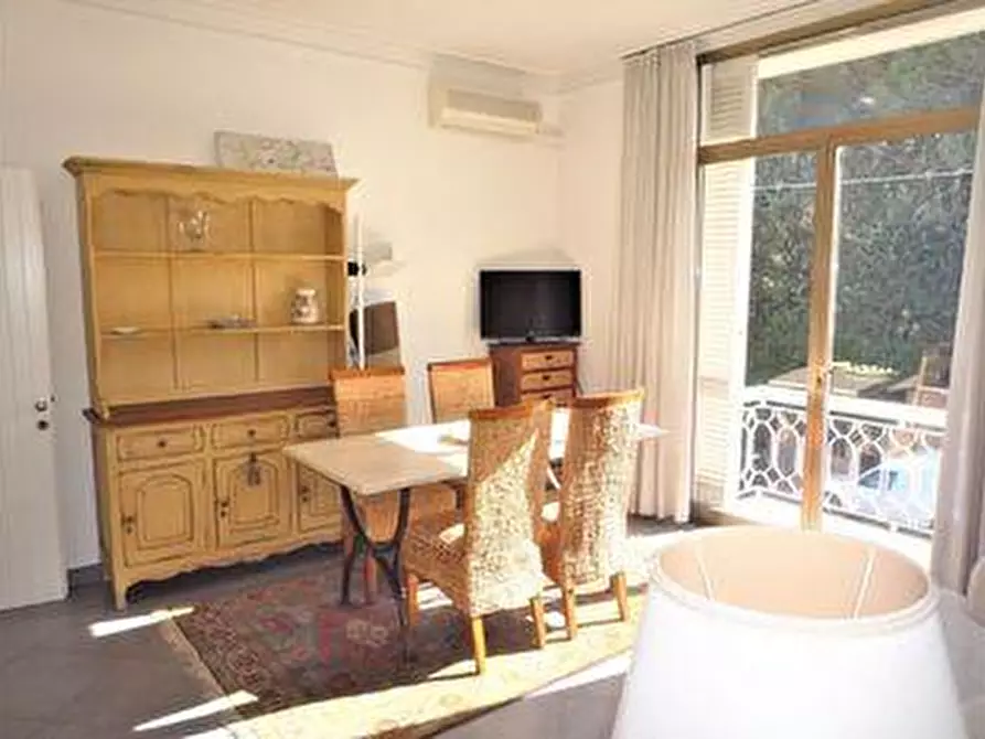 Immagine 4 di Mansarda in vendita  a Pietrasanta