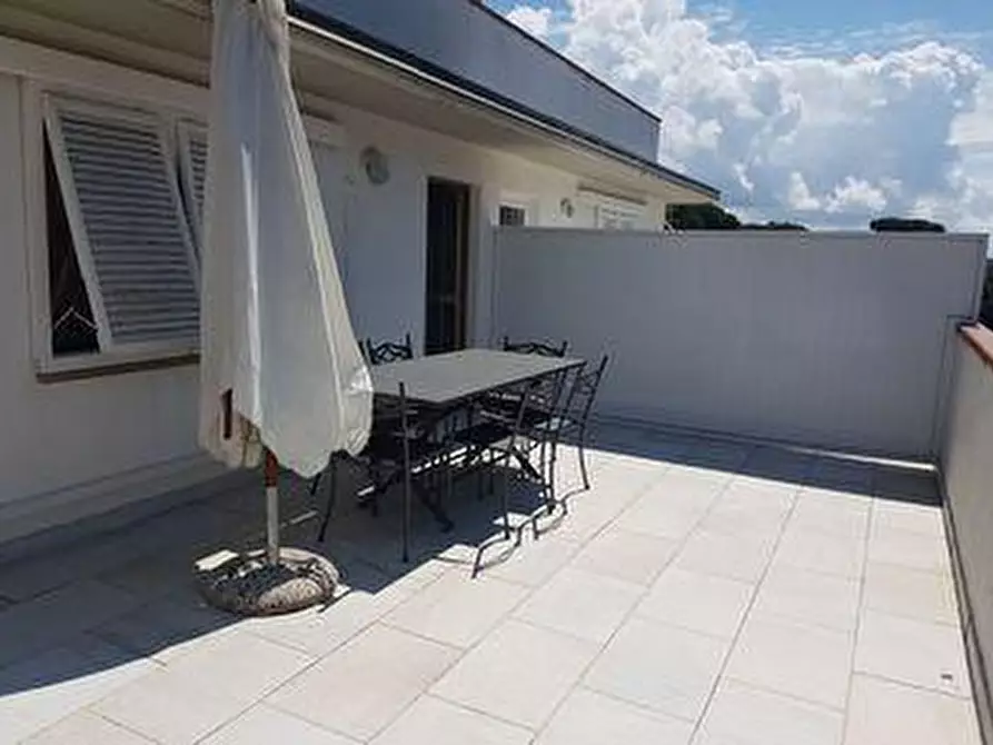 Immagine 13 di Mansarda in vendita  a Pietrasanta