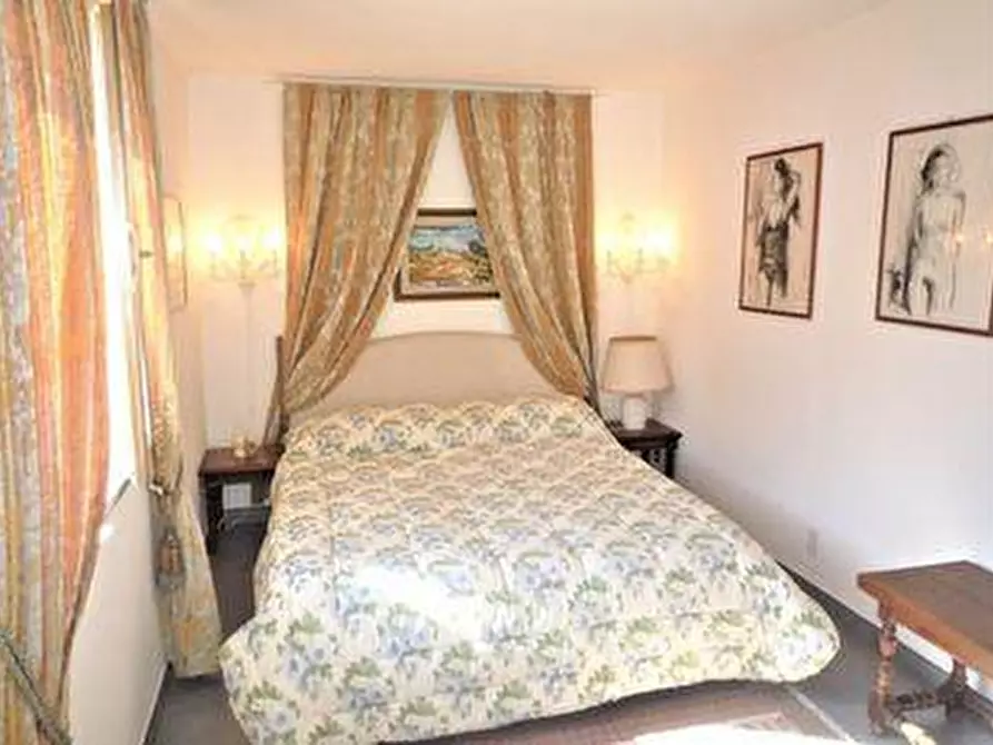 Immagine 6 di Mansarda in vendita  a Pietrasanta