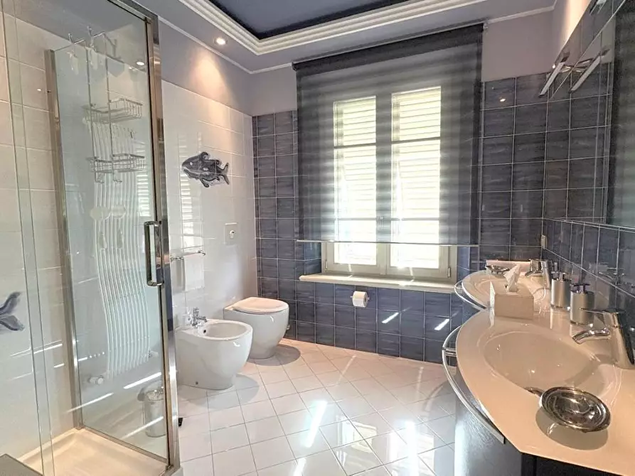 Immagine 31 di Villa in vendita  a Lucca