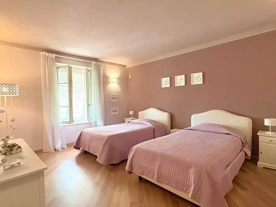 Immagine 25 di Villa in vendita  a Lucca