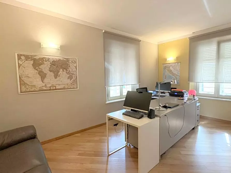 Immagine 33 di Villa in vendita  a Lucca