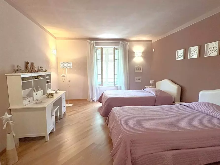 Immagine 26 di Villa in vendita  a Lucca
