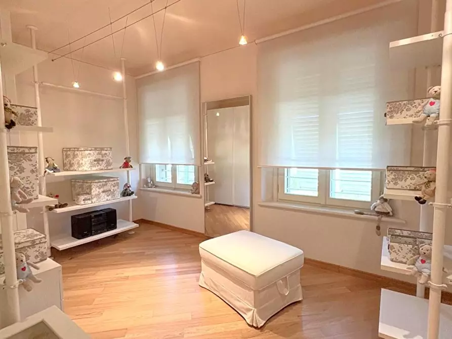 Immagine 32 di Villa in vendita  a Lucca