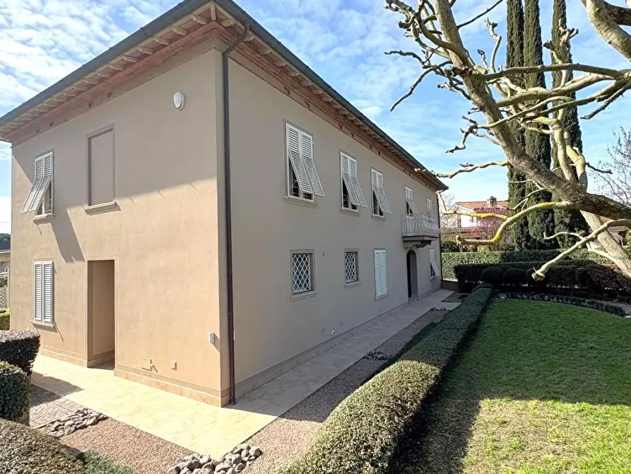 Immagine 36 di Villa in vendita  a Lucca