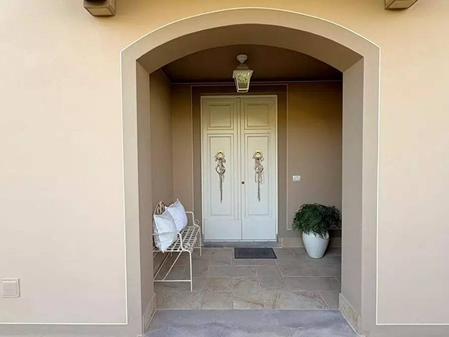 Immagine 41 di Villa in vendita  a Lucca