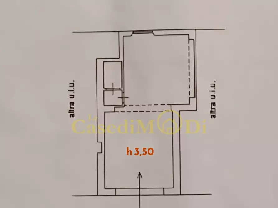 Immagine 1 di Garage in vendita  a Livorno