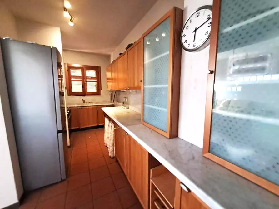 Immagine 5 di Appartamento in vendita  a Massa