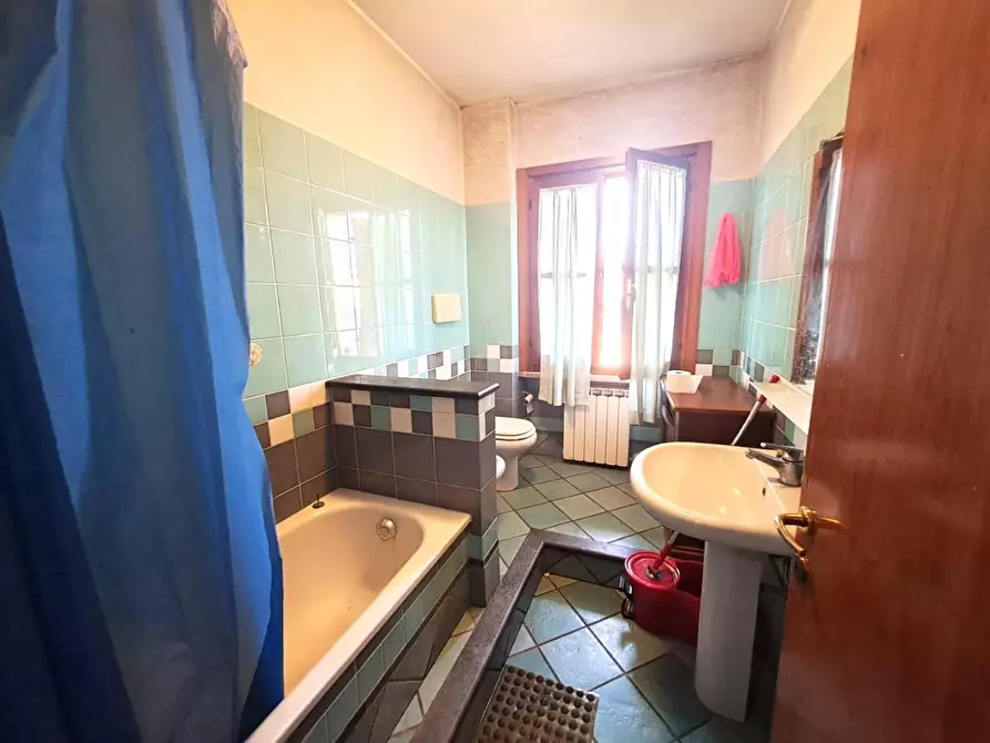 Immagine 17 di Appartamento in vendita  a Massa