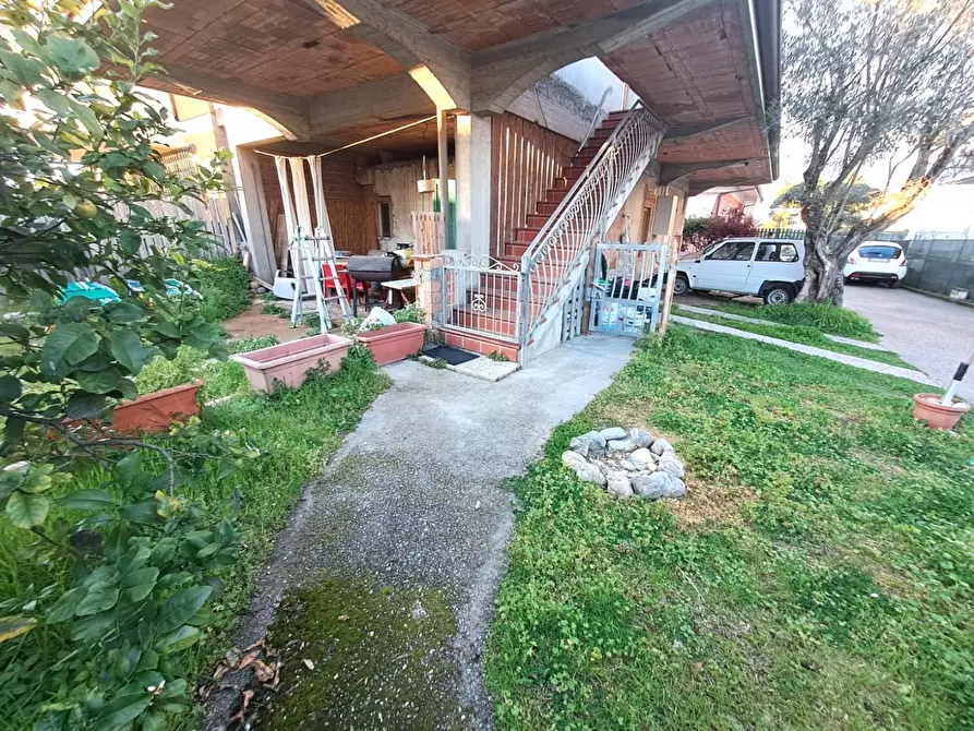 Immagine 22 di Appartamento in vendita  a Massa