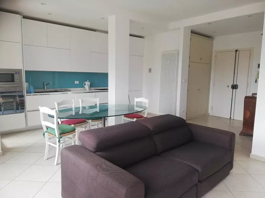 Immagine 3 di Appartamento in vendita  a Viareggio