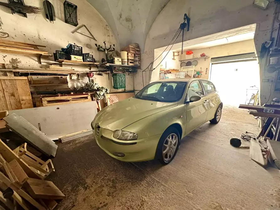 Immagine 3 di Garage in vendita  a Lecce