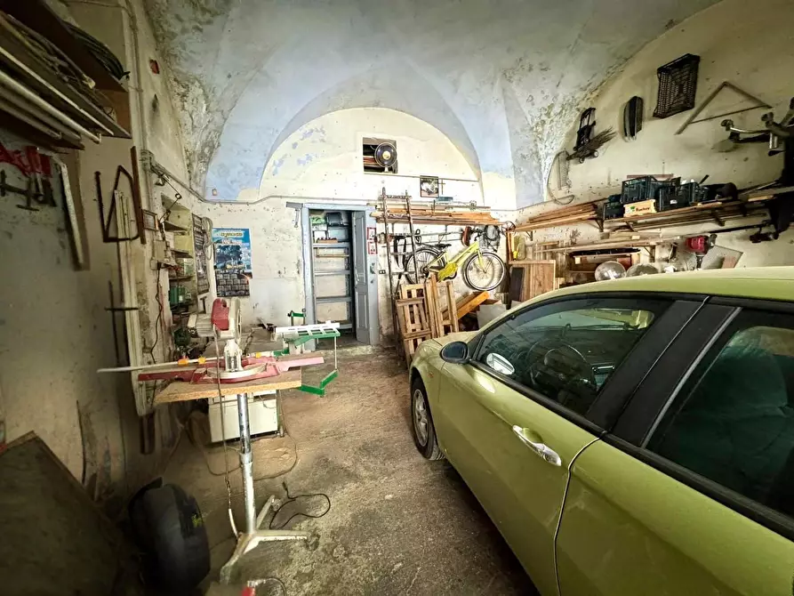 Immagine 14 di Garage in vendita  a Lecce