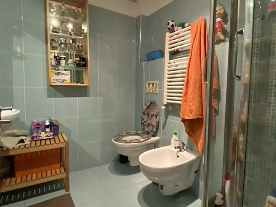 Immagine 10 di Appartamento in vendita  a Livorno