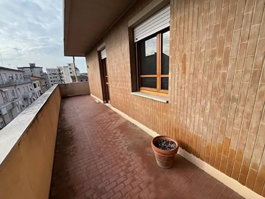 Immagine 14 di Mansarda in affitto  a Pontedera